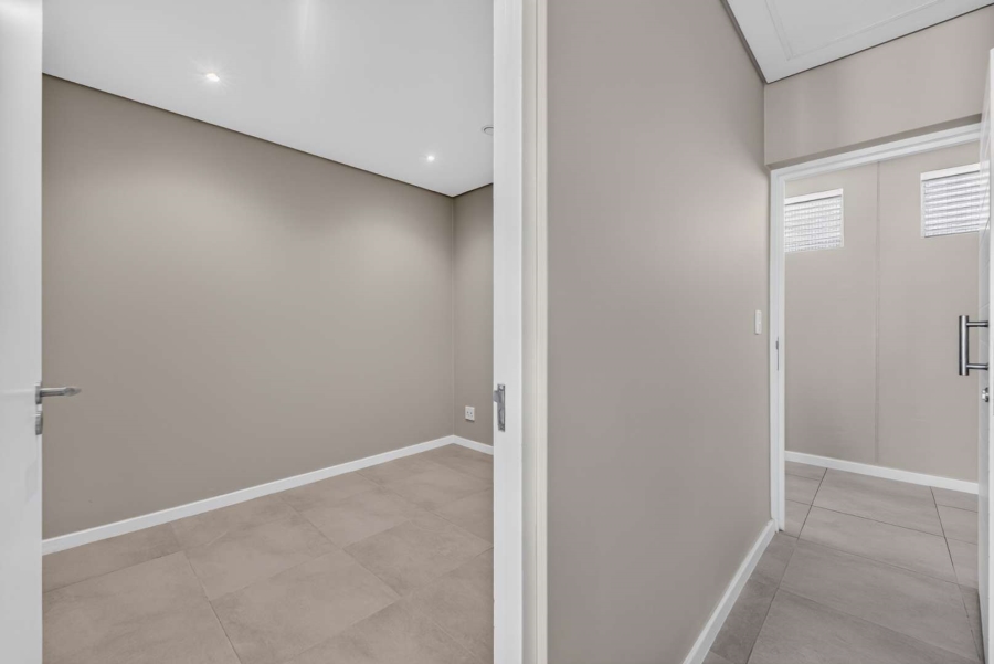 1 Bedroom Property for Sale in Fish Hoek Western Cape